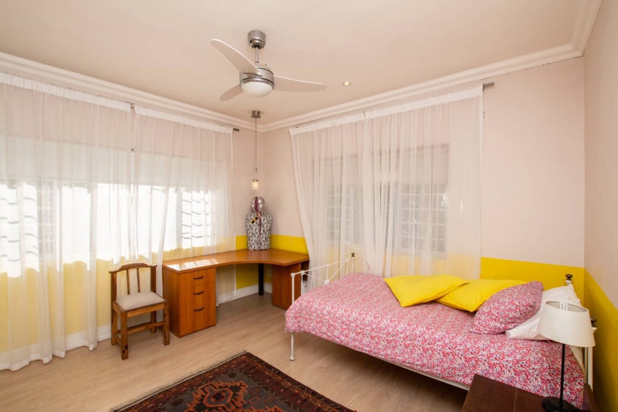 4 Bedroom Property for Sale in Uniepark Western Cape
